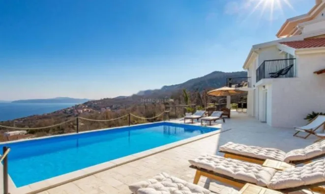 Недвижимость Семейный Дом 180 кв.м, Запад: 3