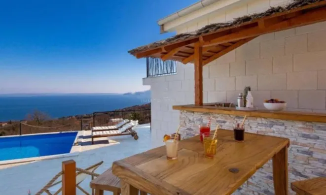 Недвижимость Семейный Дом 180 кв.м, Запад: 4