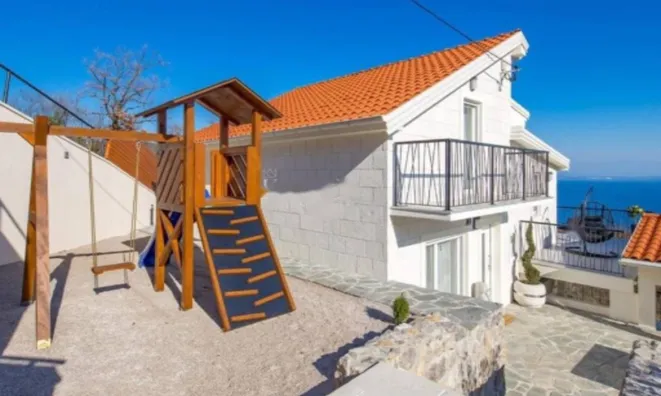 Недвижимость Семейный Дом 180 кв.м, Запад: 22