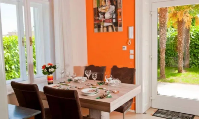 Недвижимость Трехкомнатная квартира, Центр: 4