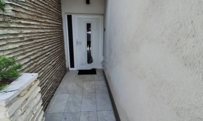 Недвижимость Семейный дом 300 м², Побри: 8