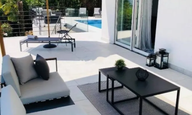 Недвижимость Семейный дом 300 м², Побри: 11