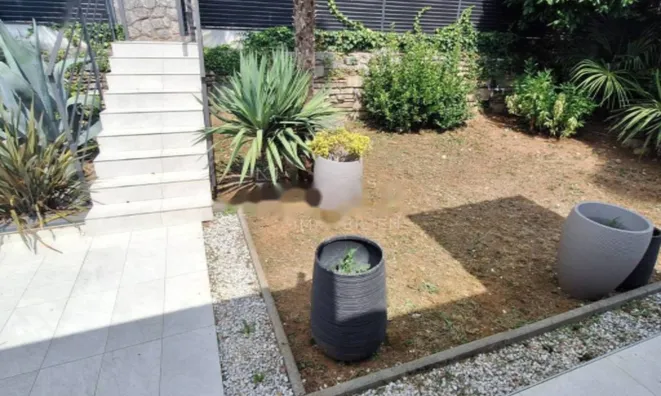 Недвижимость Семейный дом 300 м², Побри: 32