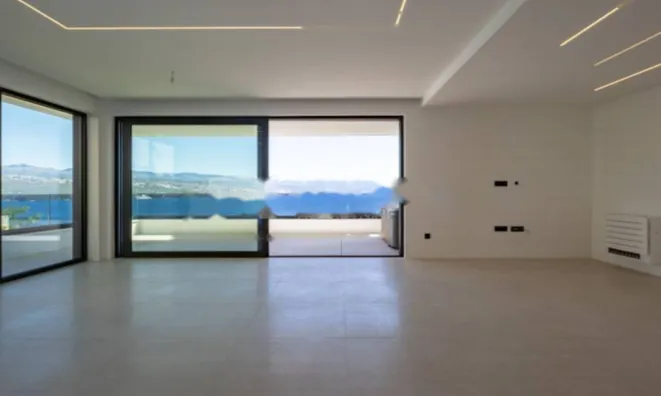 Недвижимость Четырехкомнатная квартира в Центре: 3