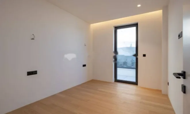 Недвижимость Четырехкомнатная квартира в Центре: 9