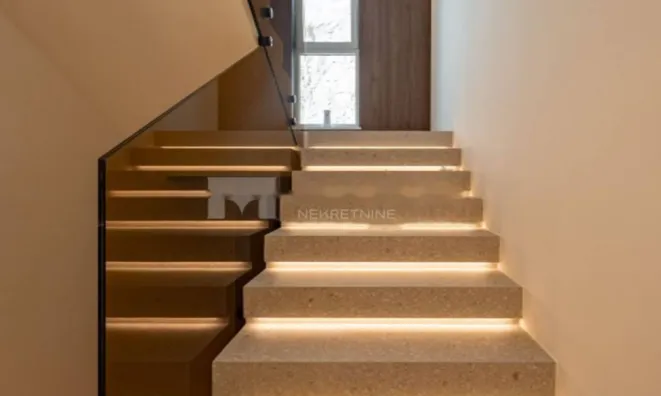 Недвижимость Четырехкомнатная квартира в Центре: 15