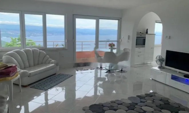 Недвижимость Трёхкомнатная квартира, центр: 2