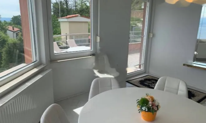 Недвижимость Трёхкомнатная квартира, центр: 13