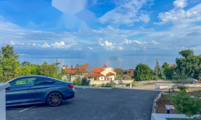 Недвижимость Двухкомнатная квартира, центр: 1