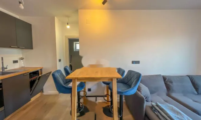 Недвижимость Двухкомнатная квартира, центр: 6