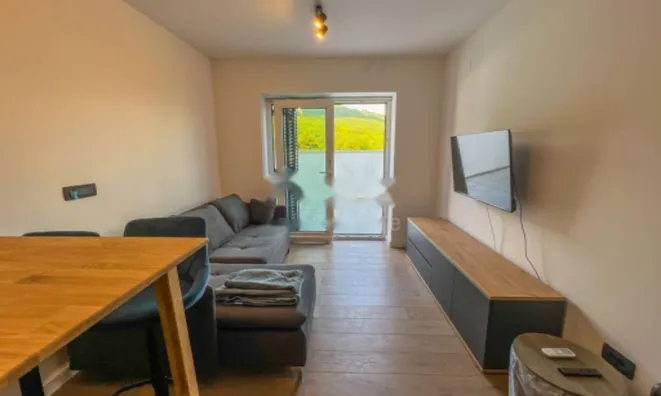 Недвижимость Двухкомнатная квартира, центр: 9