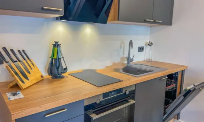 Недвижимость Двухкомнатная квартира, центр: 10