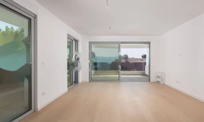 Недвижимость Трехкомнатная квартира в центре: 7