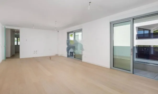 Недвижимость Трехкомнатная квартира в центре: 14