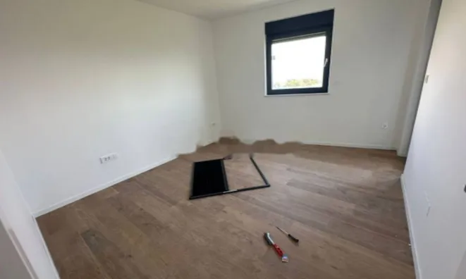 Недвижимость Четырехкомнатная квартира в центре: 3