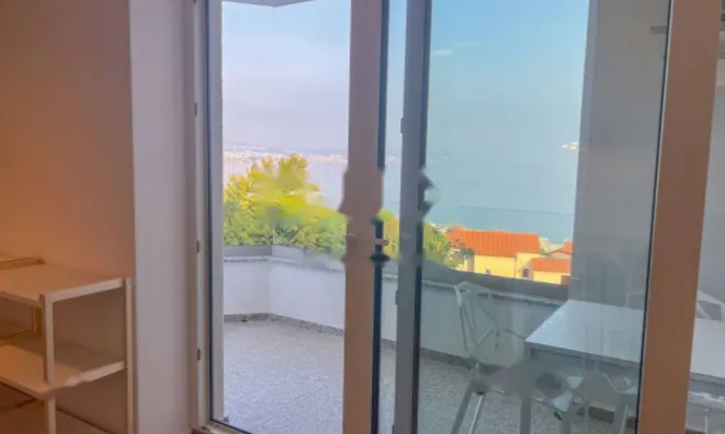 Недвижимость Двухкомнатная квартира, центр: 6