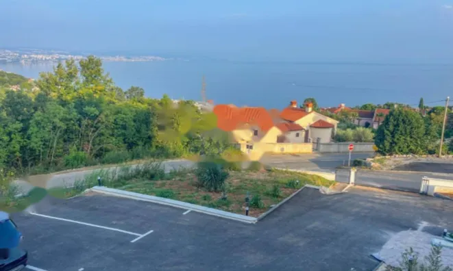 Недвижимость Двухкомнатная квартира, центр: 8