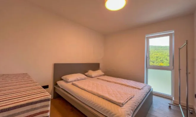 Недвижимость Двухкомнатная квартира, центр: 9