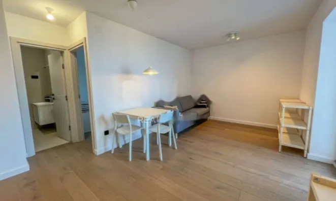 Недвижимость Двухкомнатная квартира, центр: 10