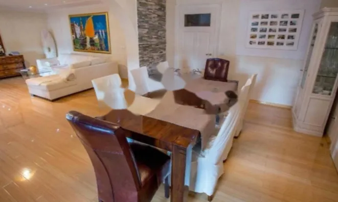 Недвижимость Трехкомнатная квартира, Центр: 10