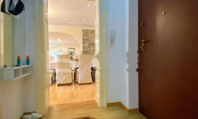 Недвижимость Трехкомнатная квартира, Центр: 19