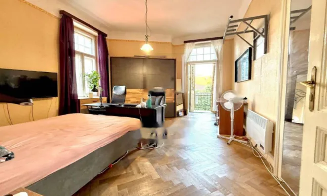 Недвижимость Трёхкомнатная квартира, Центр: 4