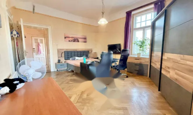 Недвижимость Трёхкомнатная квартира, Центр: 5