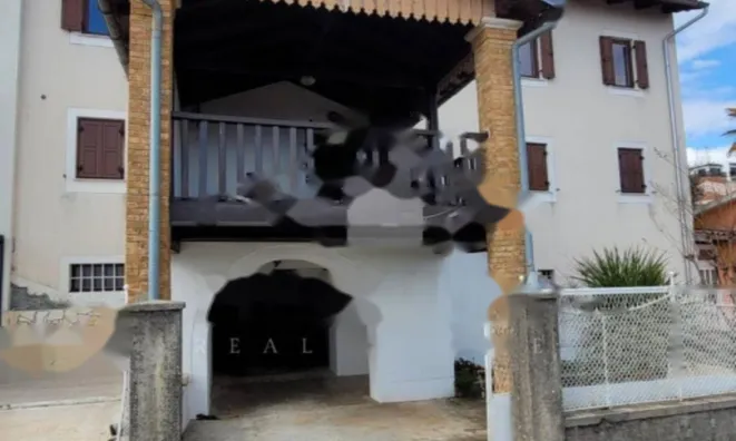 Недвижимость Семейный дом в Обрие: 3