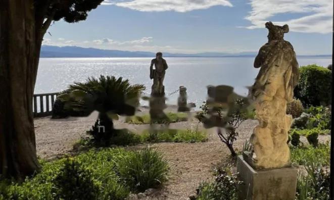 Недвижимость Трехкомнатная квартира в Центре: 2