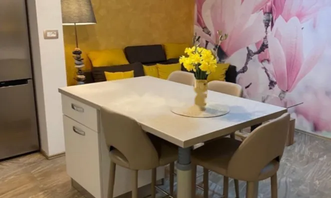 Недвижимость Двухкомнатная квартира, Центр: 3