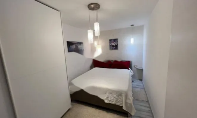 Недвижимость Двухкомнатная квартира, Центр: 15