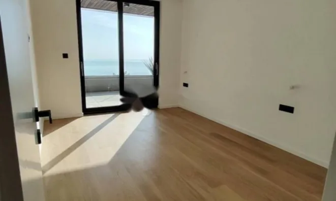 Недвижимость Двухкомнатная квартира в центре: 16