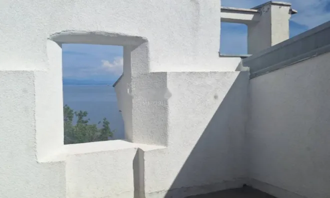 Недвижимость Трёхкомнатная квартира Центр: 3