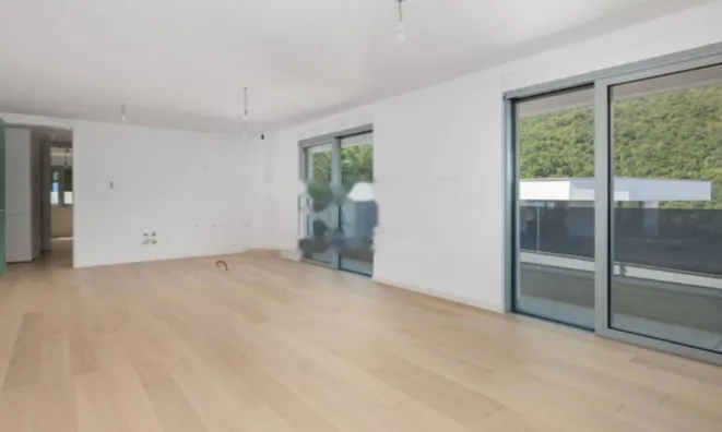 Недвижимость Трёхкомнатная квартира в центре: 4