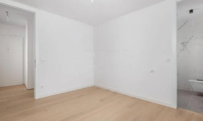 Недвижимость Трёхкомнатная квартира в центре: 11