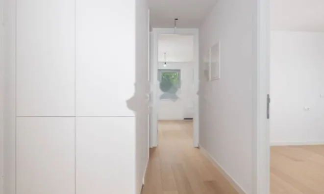 Недвижимость Трёхкомнатная квартира в центре: 12