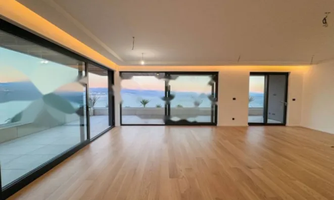 Недвижимость Четырехкомнатная квартира в Опатии: 4