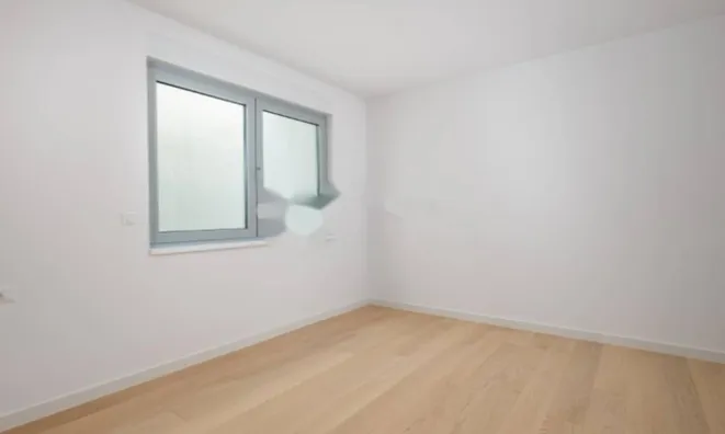 Недвижимость Трехкомнатная квартира, Центр: 15