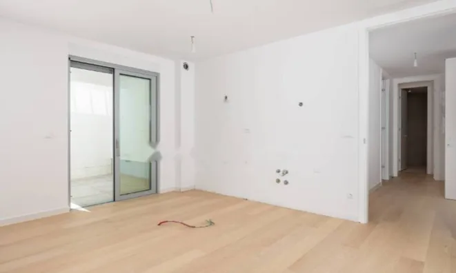 Недвижимость Трёхкомнатная квартира, Опатия: 13