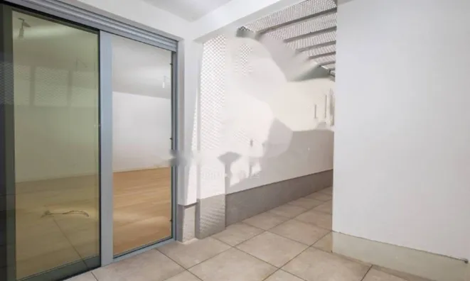 Недвижимость Трёхкомнатная квартира, Опатия: 17