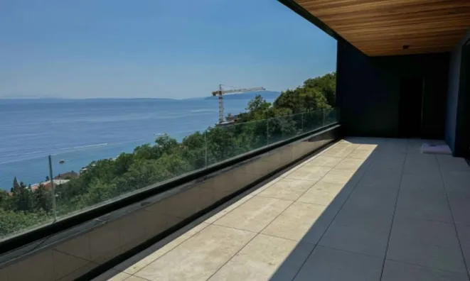 Недвижимость Двухкомнатная квартира в центре: 4