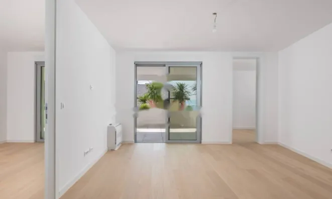 Недвижимость Трехкомнатная квартира в центре: 14