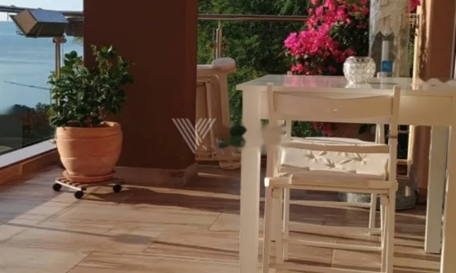 Недвижимость Трёхкомнатная квартира в центре: 4