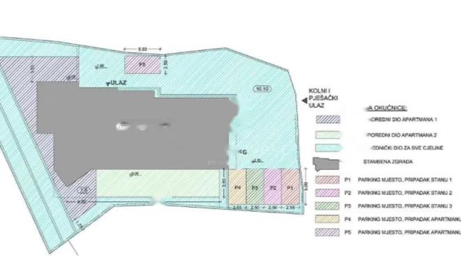Недвижимость Трехкомнатная квартира Центр: 9