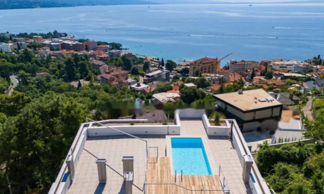 Недвижимость Трехкомнатная квартира в центре: 11