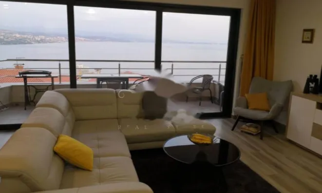 Недвижимость Двухкомнатная квартира в Центре: 2