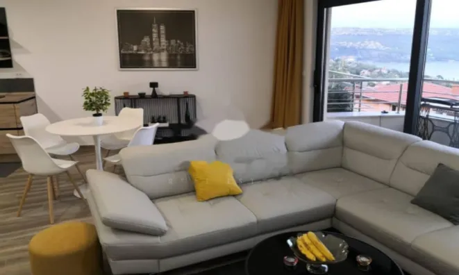 Недвижимость Двухкомнатная квартира в Центре: 6