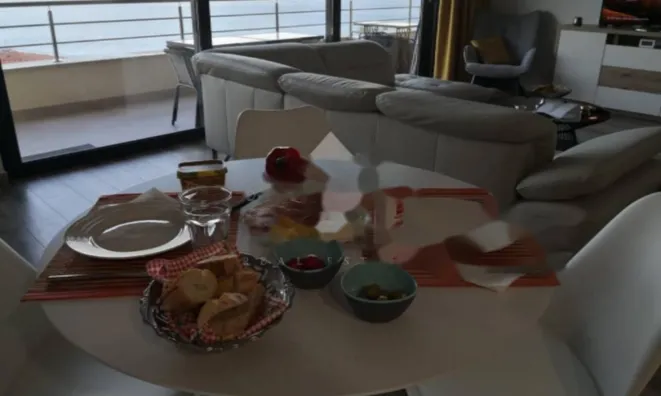 Недвижимость Двухкомнатная квартира в Центре: 8