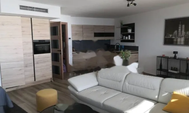 Недвижимость Двухкомнатная квартира в Центре: 16