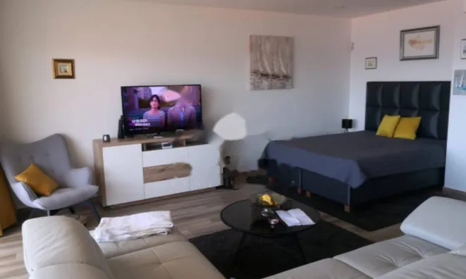 Недвижимость Двухкомнатная квартира в Центре: 23